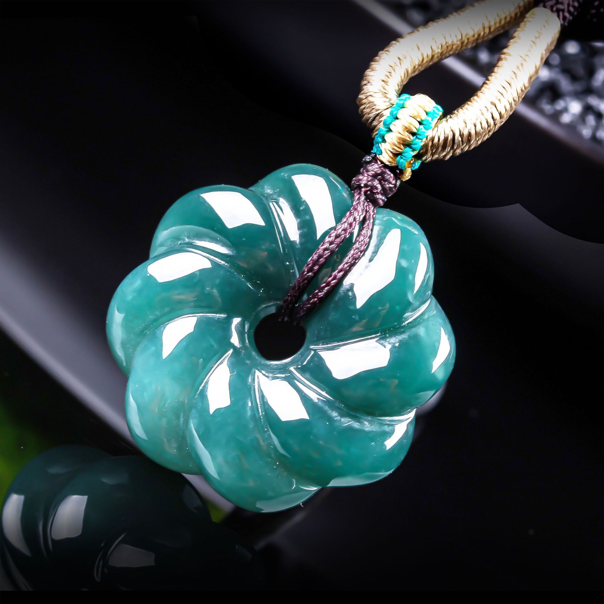 Doğal Birman Yeşim Taşı Çiçek  - Jewelry & Watches Company incelemesi ve fiyatı